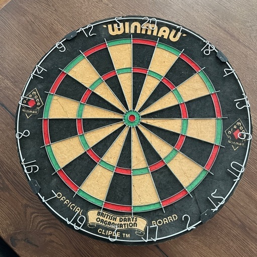 WINMAU ダーツボード+ダーツ3本+ブラケット