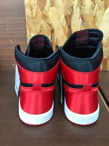 【647】スニーカー NIKE AIR JORDAN1 RETROOG SATIN BRED 27.5cm 未使用