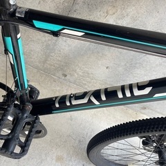 ネクスタイル　オフロードバイク　26インチ　ディスクブレーキ　21段変速　フロントサスペンション