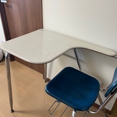 払い下げ　アメリカ スクール チェア デスク付きヴィンテージ VIRCO 