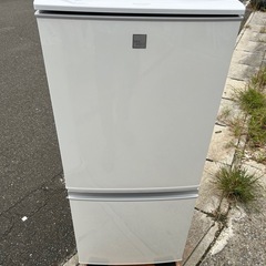 SHARP 2ドア　137L冷蔵庫　SJ-14E7-KW 2019年製