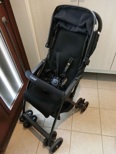 状態良好 使用頻度少 コンビ B型 ベビーカー Acbee JM シートの隅々まで洗える 軽量 おまけ 未使用の日よけ