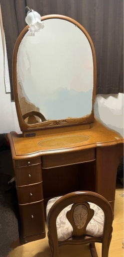 22万円 高級家具屋にて購入 ドレッサーライト付き 椅子セット　鏡台