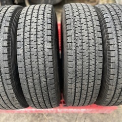 195/80r15.107/105nlt