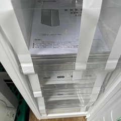 アイリスオーヤマ　冷凍庫　歪み・潰れあり