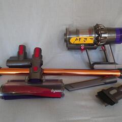 【値下げしました】ダイソンコードレスクリーナーv10 sv12　　　スタンド(ダイソン用専用ドック)付き