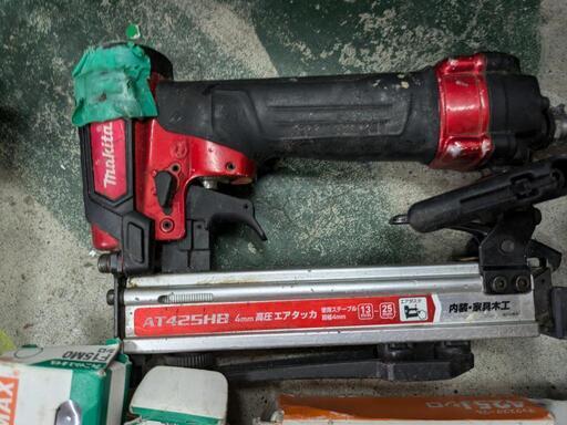 マキタ 4mm高圧エアタッカ AT425HE　ステープル付き