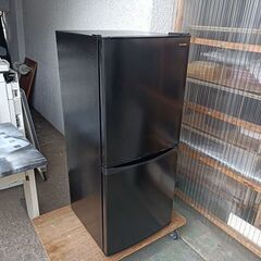 アイリスオーヤマ　IRSD-14A-B　２ドア冷蔵庫　黒色　142L『中古美品』2021年
