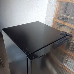 アイリスオーヤマ　IRSD-14A-B　２ドア冷蔵庫　黒色　142L『中古美品』2021年