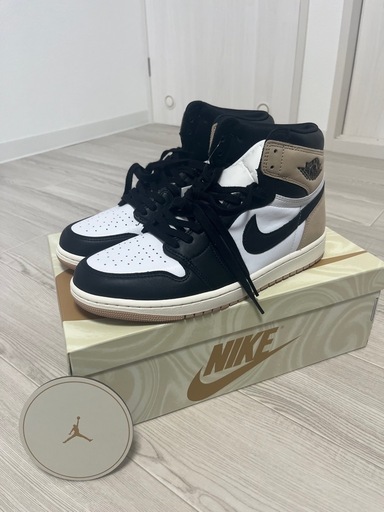 スニーカー WMNS Air Jordan 1 Retro High OG Latte