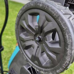 マキタ　充電式芝刈り機　MLM330D