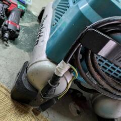 Makita AC467X5 エアコンプレッサー 18V コンパクト 付属品も付