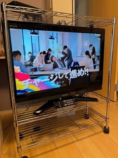 テレビとメタルラックセット