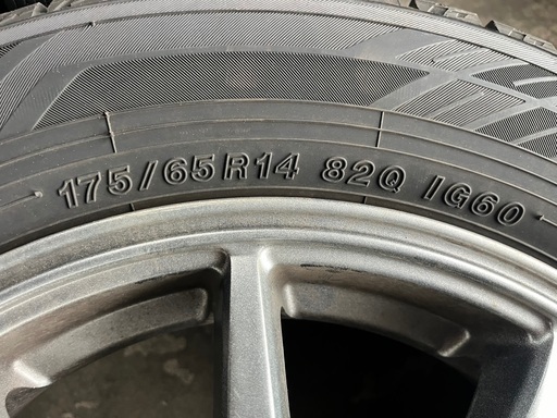ヨコハマ アイスガードIG60 175/65R14 アルミ付 ノートやフィット等 
