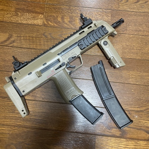 東京マルイ MP7A1 (ガス)・ドットサイト・フルオートトレーサー他付属品多数 東京マルイ MP7A1 (ガス)・ドットサイト・フルオートトレーサー他付属