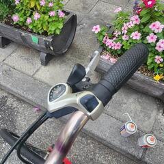 ミニベロ自転車　２０インチ　６変速　赤　配達可能