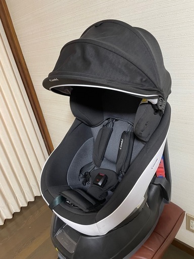 Combi クルムーヴ　チャイルドシート