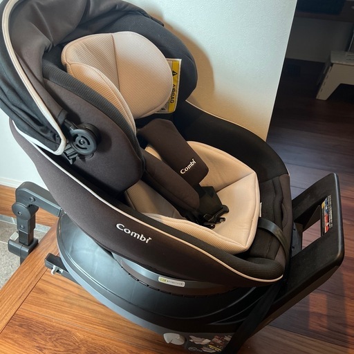 Combi チャイルドシート　クルムーヴ　　エッグショック　ISOFIX\n