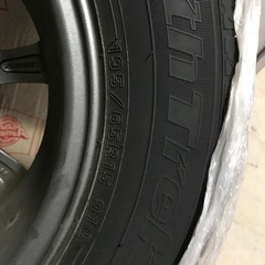【取引済】スタッドレスタイヤ　ホイール・ナット付き　オートバックス