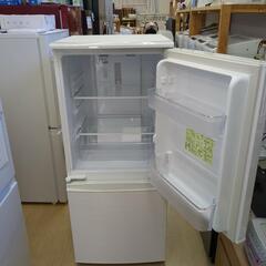 SHARP✨2ドア冷蔵庫✨SJ-D14F-W✨137Ｌ✨2020年製✨ホワイトカラー,細かい傷、動作確認済(保証３ヵ月）・洗浄・除菌済み✨USED品【こちらは店舗です。浜村鹿野温泉ICから3分 買取本舗 宮本リサイクル 営業時間9～19時 定休日水曜のみ】