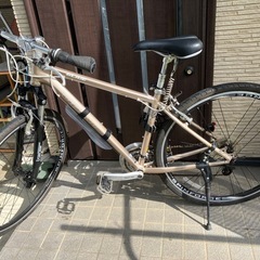 自転車 クロスバイク お譲りいたします。 GIANT GLIDE R3 シャンパンゴールド　本体購入価格 56,800円 自転車 クロスバイク お譲りいたします。 GIANT GLIDE R3 シャンパン