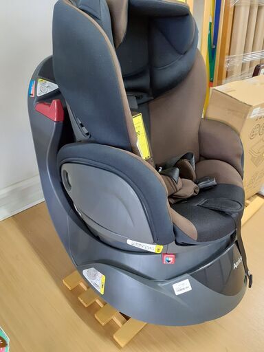 【U2444】チャイルドシート アップリカ ECE-R44