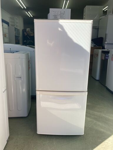 【リサイクルショップ　ピカソ　小松原】パナソニック Panasonic 138L 右開き 2ドア冷蔵庫 ホワイト 2012年製 NR-B144W★8650★