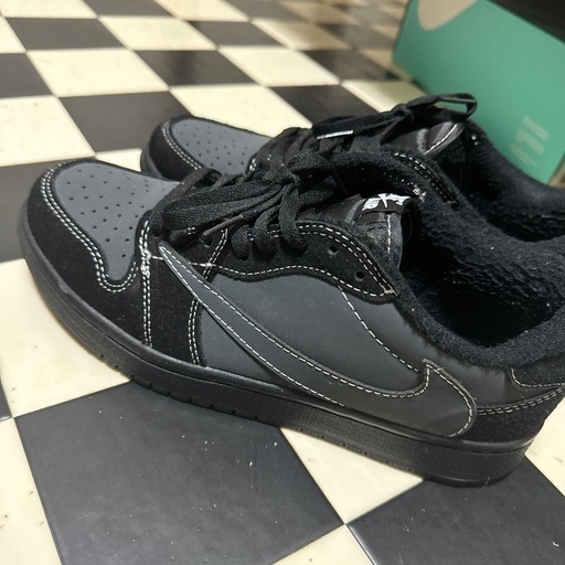 NIKE スニーカー