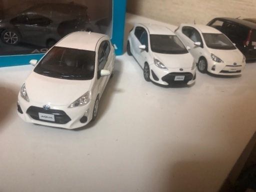 トヨタ　アクアAQUA ミニカー　3台セット