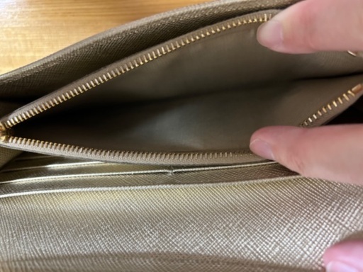 レア美品✨プラダ◇RFIDマルチカラータブ薄型二つ折り長財布　ゴールド金具ピンク レア美品✨プラダ◇RFIDマルチカラータブ薄型二つ折り長財布 ゴールド