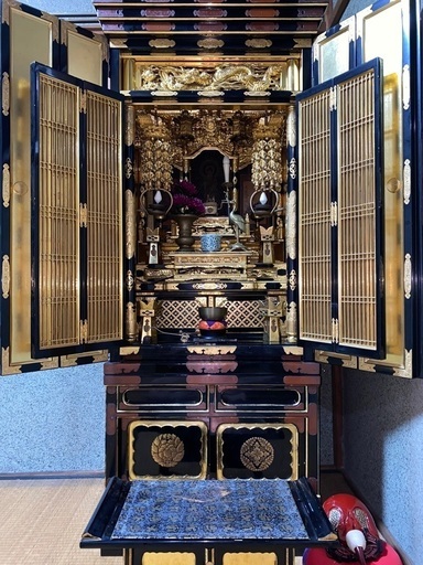 【希少】浄土真宗東本願寺派（真宗大谷派）嵩上げ台付き宗紋入り金仏壇・フルセット