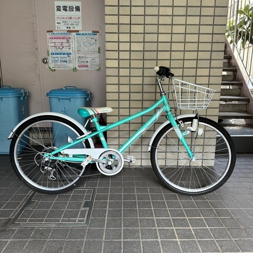子供用自転車　24インチ　6段ギア　鍵付き、ライト付き　ガールズラボスポーティー