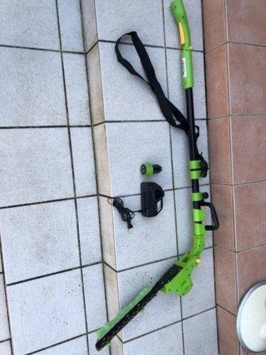庭木剪定　枝払い機　高枝剪定