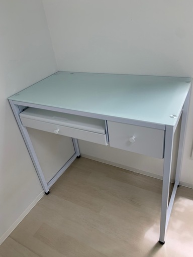 PCデスク　ガラス天板