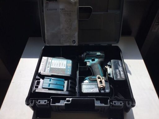 【動作確認済み】　makita/マキタ　18V 充電式インパクトドライバ　TD171DRGX　バッテリー/6.0Ah×2・充電器/DC18RF・ケース付き