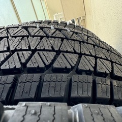 スタッドレスタイヤ　215/70R/16 100Q PCD114.3　5穴 215/70R16 100Q ホイール スタッドレスタイヤ 2023年製