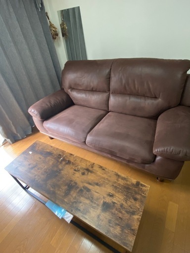 3人掛けソファーとテーブルset✨ビンテージ風なお部屋に！お値段交渉受けますm(*_ _)m
