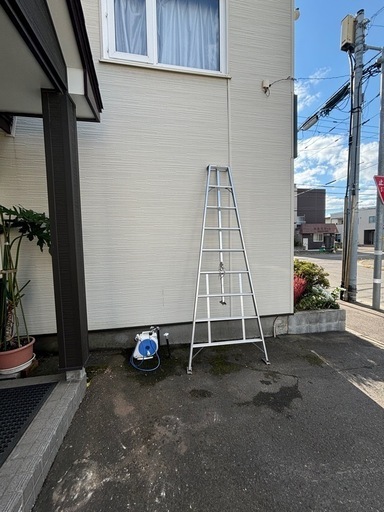 ⭕️美品⭕️2m61cm住宅壁塗装、園芸業務用の美品　アルミサビ無し　ハシゴ