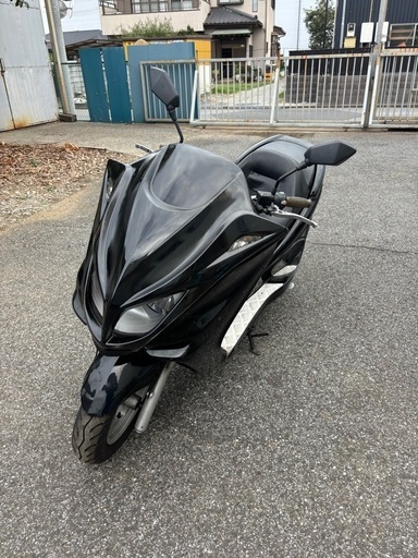 黒マジェ　マジェスティ　エアロカスタム　社外マフラー250cc ビックスクーター