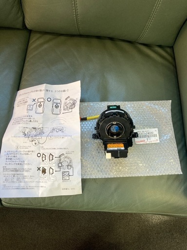 【純正未使用品】30プリウス用　スパイラルケーブル　舵角センサー付　簡易取説付 プリウス 30系 ZVW30 スパイラルケーブル 保証付 トヨタ 純正互換