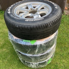 【値下げ】ハイエース200系 4WD/2WD兼用　インチアップアルミホイール＆タイヤセット