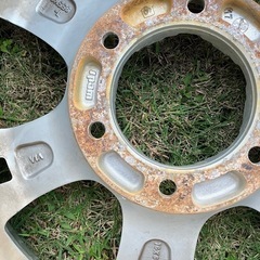 【値下げ】ハイエース200系 4WD/2WD兼用　インチアップアルミホイール＆タイヤセット