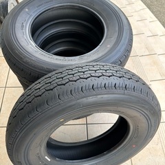 ハイエース純正夏タイヤ4本