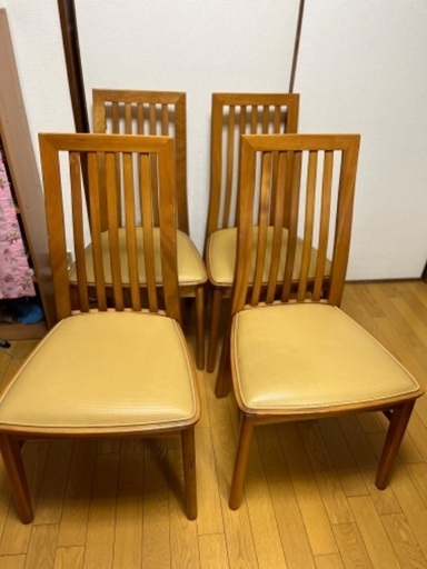 家具メーカーコスガのダイニングチェア4脚