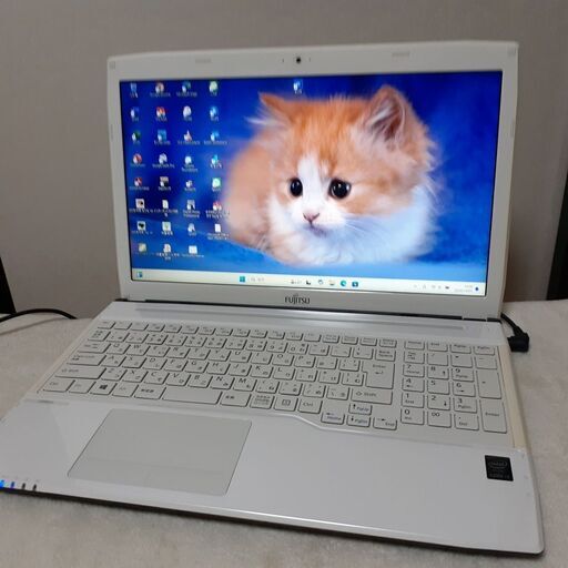 【15インチで見やすく作業が楽】core i3　8GB　SSD　カメラ　Wi-Fi　Bluetooth　マルチ　Microsoft office2021　テンキー　Windows11　FUJITSU　LIFEBOOK