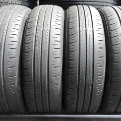 車のタイヤ4本セット