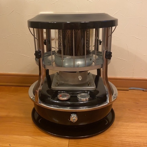 早い者勝ち‼️ 中古 石油ストーブ 小型 1台2役 灯油ストーブ キャンプ 室内 屋外 暖房ストーブ 4 高効率 省エネ 電源不要