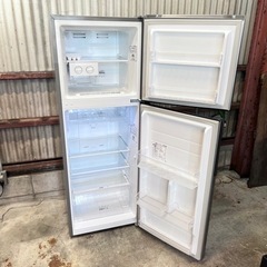 ご成約済み🐶　設置まで‼️ Hisense 大きめ2ドア冷蔵庫 227L✨ ダークシルバー⛓️