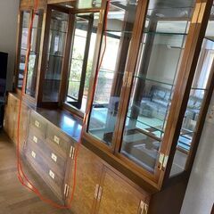【決まりました】中央　カリモク　最高峰　ドマーニ　モーガントン　キャビネット　飾り棚　照明付き