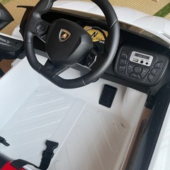 【取引中
】電動乗用ラジコン ランボルギーニ アベンタドール SV ロードスター 乗用玩具